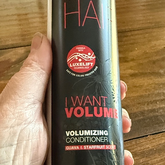 Sexy Hair Volumizing Shampoo and Conditioner Set - Black and White - Picture 6 of 9